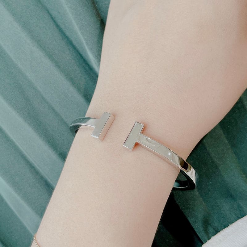 18K T Square Bracelet