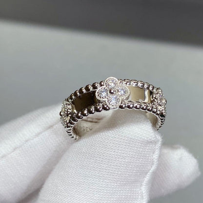 18K Perlée Clovers Ring