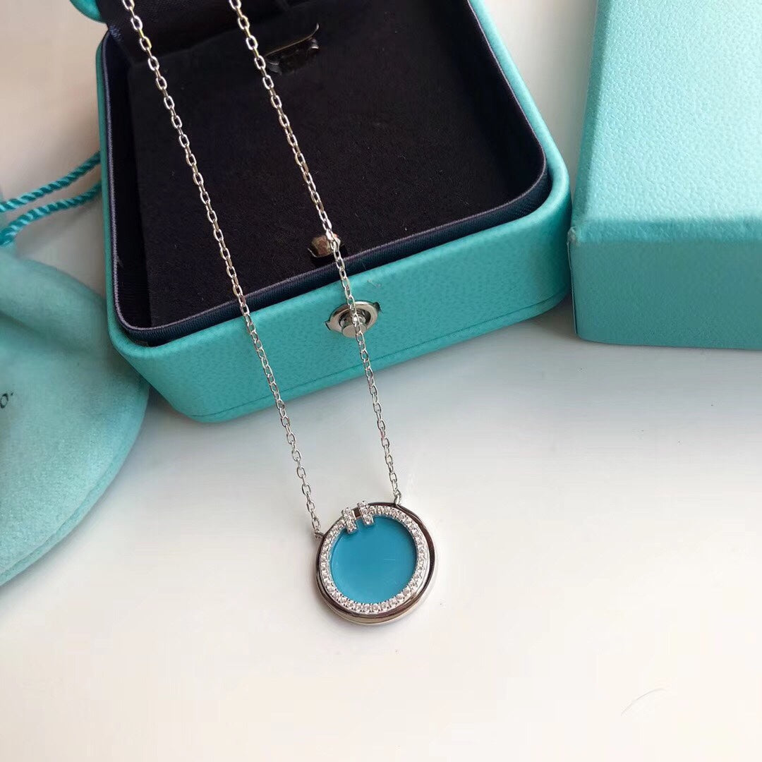 18K T Diamond & Turquoise Circle Pendant Necklace